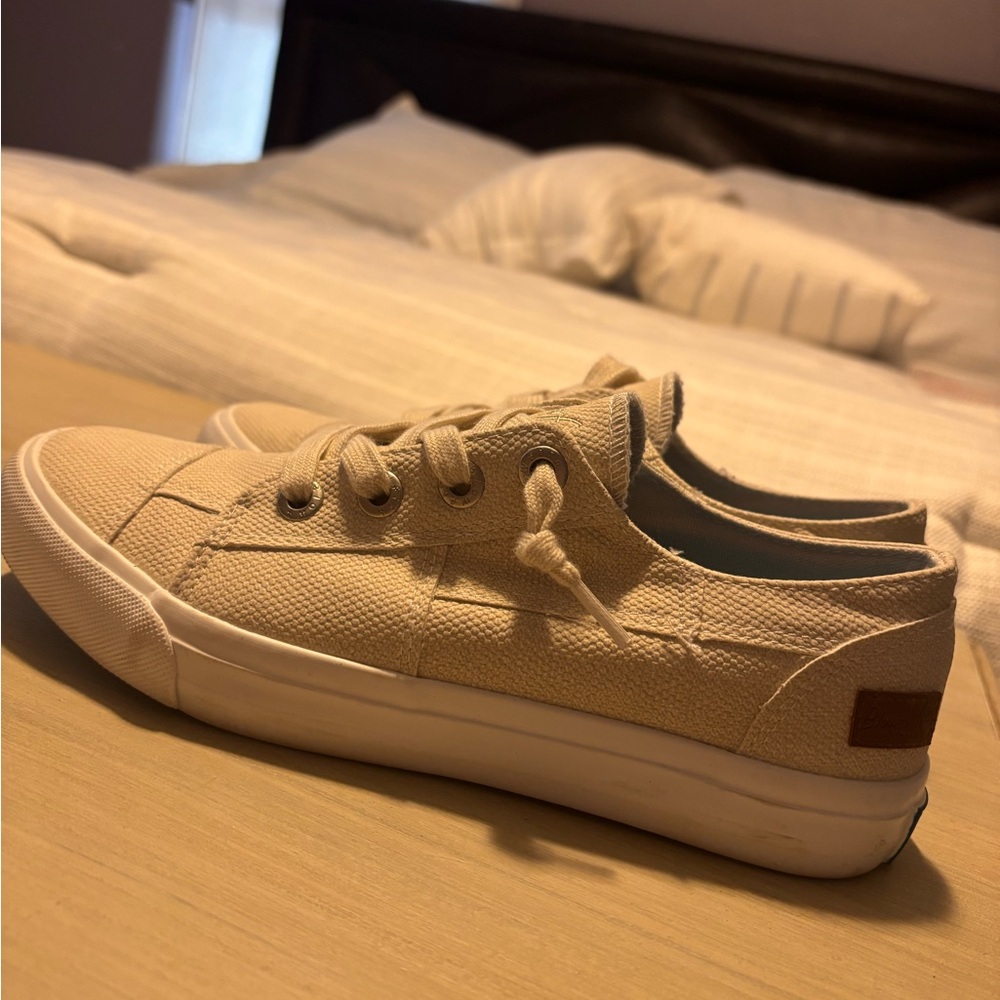 Blowfish Low-Top Canvas Sneakers in Beige